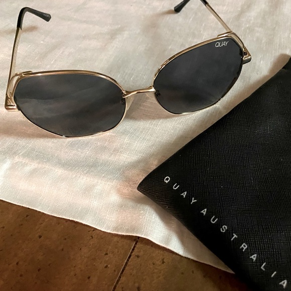 Quay Australia Sunglasses - Picture 1 of 9